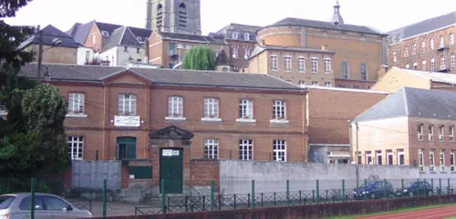 Nouveau cas d'une directrice d'école contaminée au coronavirus dans...