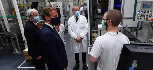 Emmanuel Macron promet 8 milliards d'euros d'aides pour le secteur...