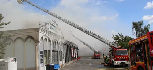 Béthune : le magasin Sikkens Solutions ravagé par les flammes