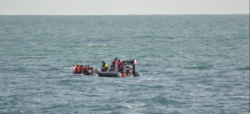 Naufrage d'une embarcation de migrants à Loon-Plage : un...