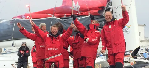 Troph&eacute;e Jules Verne: Francis Joyon signe un record absolu du...