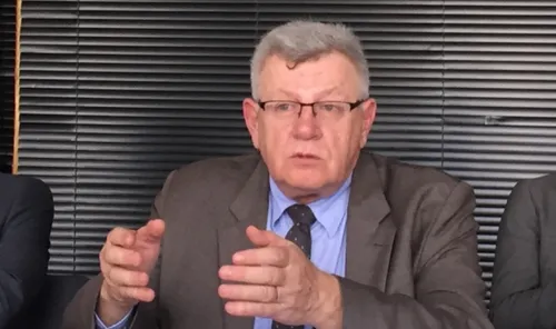 Eckert explique le pr&eacute;l&egrave;vement de l'imp&ocirc;t...