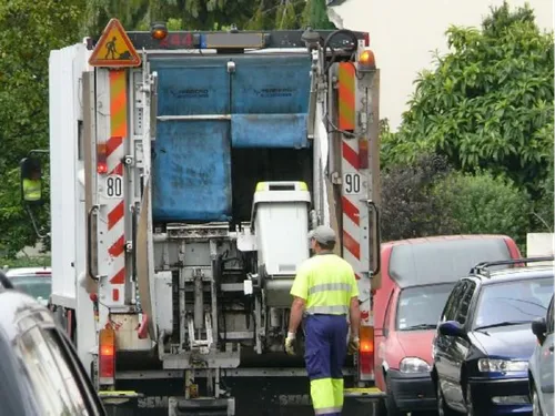 Nantes : le mouvement de protestation des &eacute;boueurs se poursuit 
