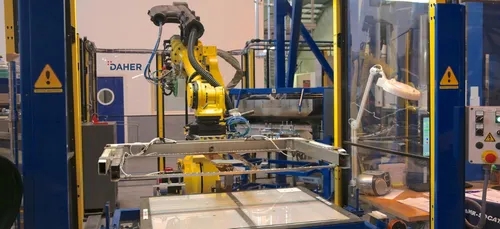 Daher accueille le secrétaire d'état à l'industrie, Christophe Sirugue