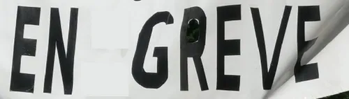 Piquet de grève à la cafétéria du Carrefour à Guingamp