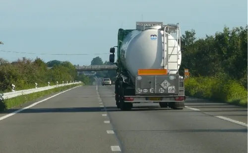 Les producteurs laitiers portent plainte contre les industriels à...