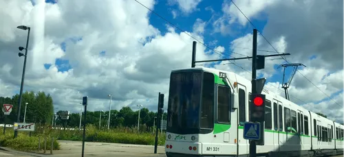 Collision entre une voiture et le tram de Brest