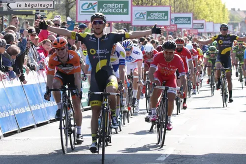 TDF : les équipes de l'Ouest Fortuneo-Vital Concept et Direct...