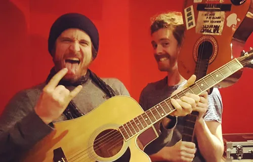 Guillaume Canet vous réveille sur Hit West