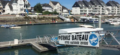 Avis aux plaisanciers bretons : collecte de fumigènes périmés cette...