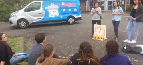 L'Erasbus de Nantes à Rennes pour promouvoir le programme Erasmus +