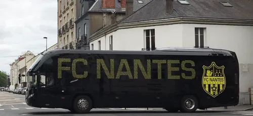 La tribune des Canaris complète pour Bordeaux-FCN