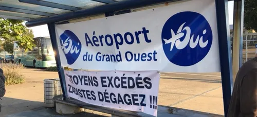 NDDL : les pro-aéroports manifestent à l'aéroport de Nantes