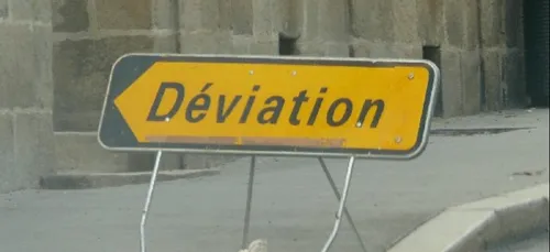 Un camion couché sur la chaussée à Rennes