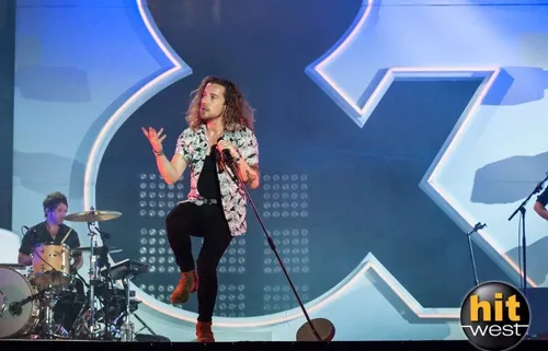 Julien Doré rend hommage à Jean d'Ormesson