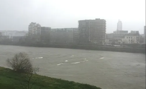 Carmen : 40 000 foyers privés d'électricité en Bretagne