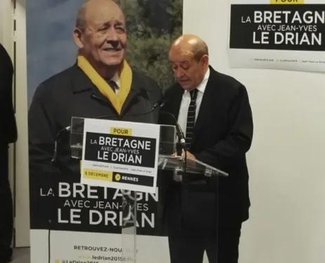 Jean-Yves Le Drian quitte le PS !