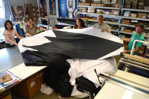 Le plus grand drapeau breton du monde en fabrication à Rennes !