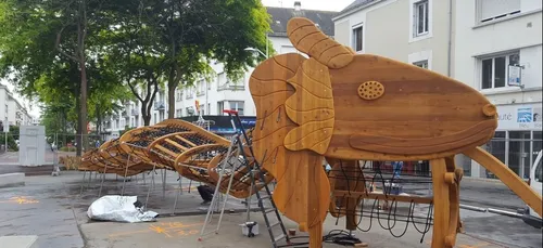 Un bébé dragon en construction à Saint-Nazaire !