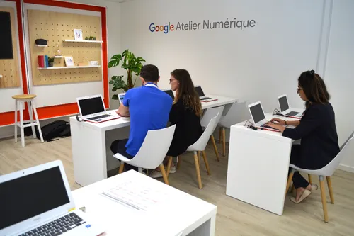 Google ouvre son premier atelier numérique à Rennes