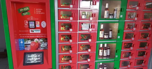 Huummmm ... Un distributeur de fraises à La Baule !