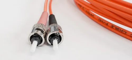 Fibre à Nantes : Orange et SFR recadrés par les élus