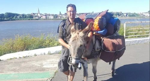 L'histoire du jour : il voulait montrer l'Atlantique à son ânesse ...