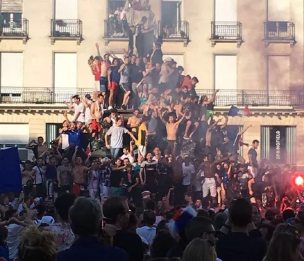 La France championne du monde : scènes de joie dans l'Ouest