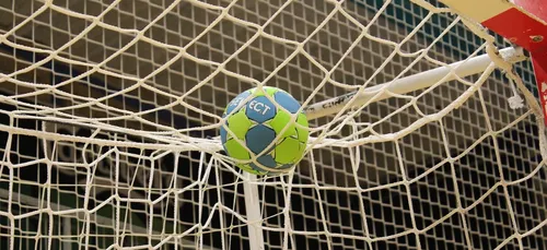 Le H troisième du Trophée des Champions, et la LFH