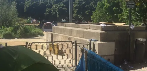 Une solution pour les migrants du square Daviais ?