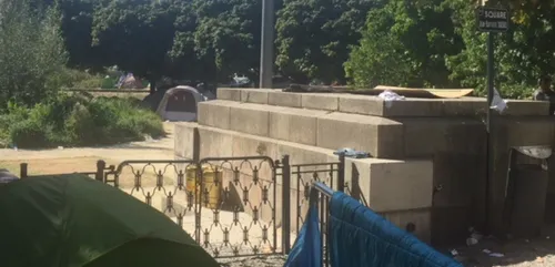 Les migrants du square Daviais évacués ce matin