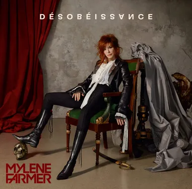 Mylène Farmer revient dans les bacs avec Désobéissance