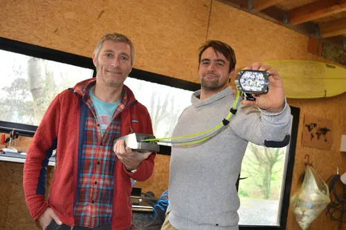 Black Swan : la lampe bretonne pour surfer la nuit !