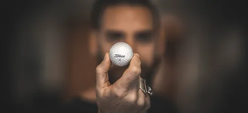 Un métier hors du commun : ramasseur de balles de golf