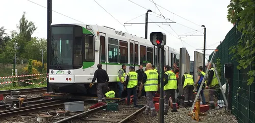 Un tram déraille à Nantes