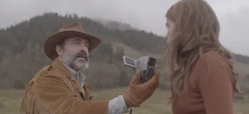 Le Daim, avec Jean Dujardin