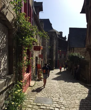 Dinan pleure un bâtiment historique