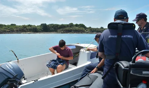 Bonjour, contrôle des affaires maritimes !