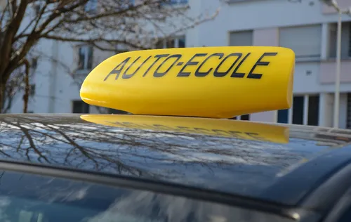 Pascal Le Grand Frère vous fait gagner votre permis!