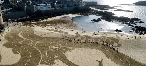 L'image du jour : du Land Art sur la plage de Saint-Malo