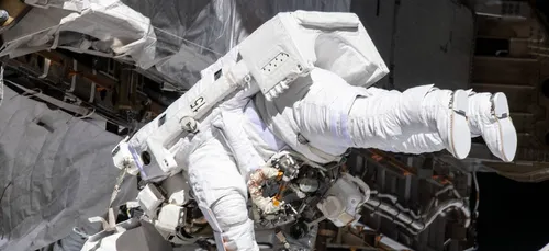 L'image du jour : deux femmes ensemble dans l'espace