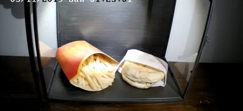 L'image du jour : Pourquoi un islandais garde un menu Mac Donald...