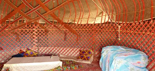 Carte Postale : Un village de Yourtes mongoles à Saint-Lunaire