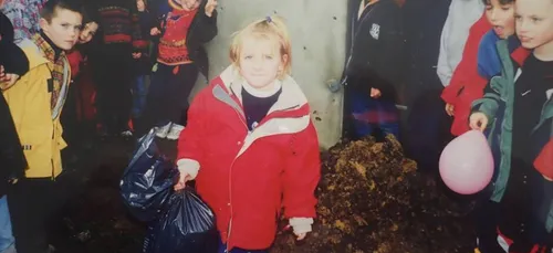 L'image du jour : des élèves se retrouvent 20 ans après