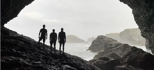 Carte Postale : Visite d'une grotte en Bretagne