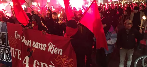 Des flambeaux contre la réforme des retraites