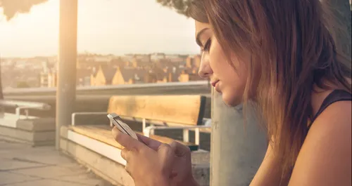 Combien de temps passons nous à scroller sur nos smartphones ?