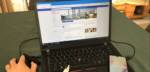 Des groupes d’entraide poussent sur internet