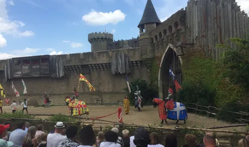 Une pétition pour la réouverture du Puy du Fou !