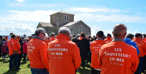 Hommage aux Sables, un an après le naufrage du canot de la SNSM
